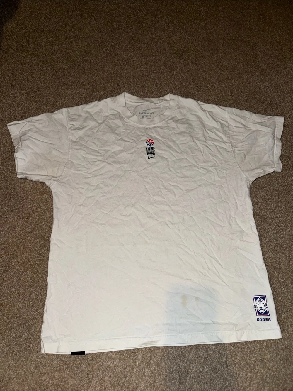 Nike White Short-Sleeve Tee with Small Chest Logo